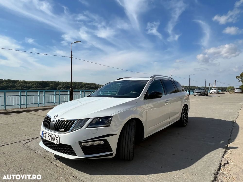 Skoda Octavia 2.0 TDI DSG RS - 1