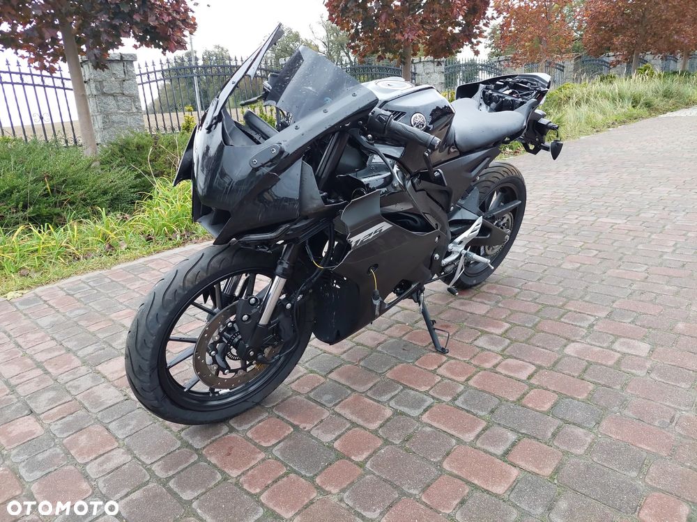 Yamaha YZF - 1