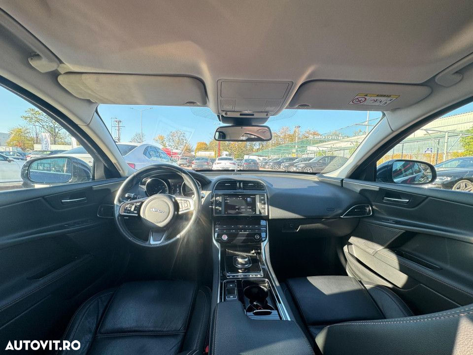 Jaguar XE 20d Aut. Prestige - 10