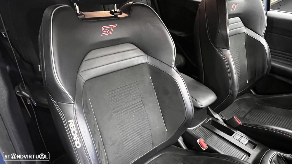 Ford Focus SW 2.3 EcoBoost S&S ST - 35