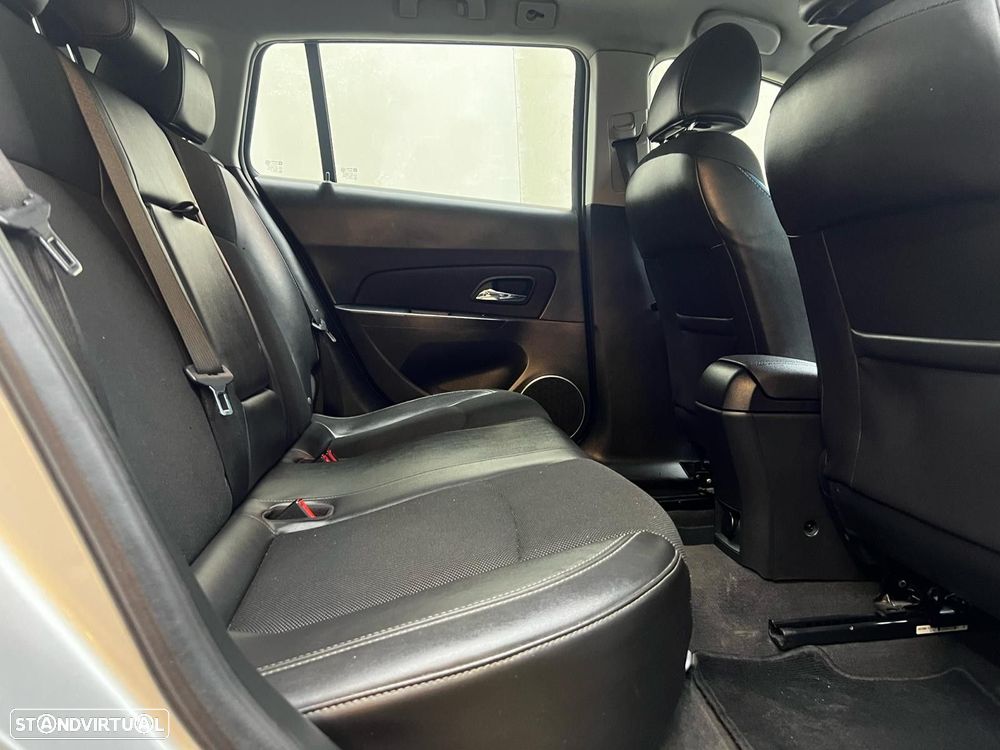 Chevrolet Cruze SW 1.7 VCDi LTZ - 16