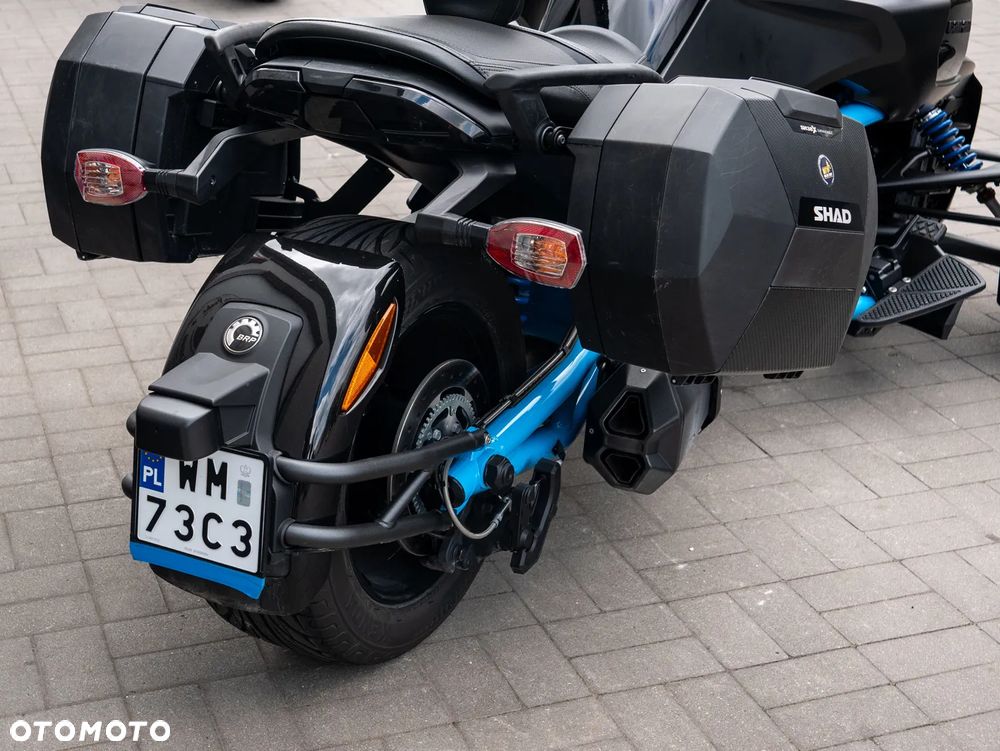 Can-Am Spyder - 17