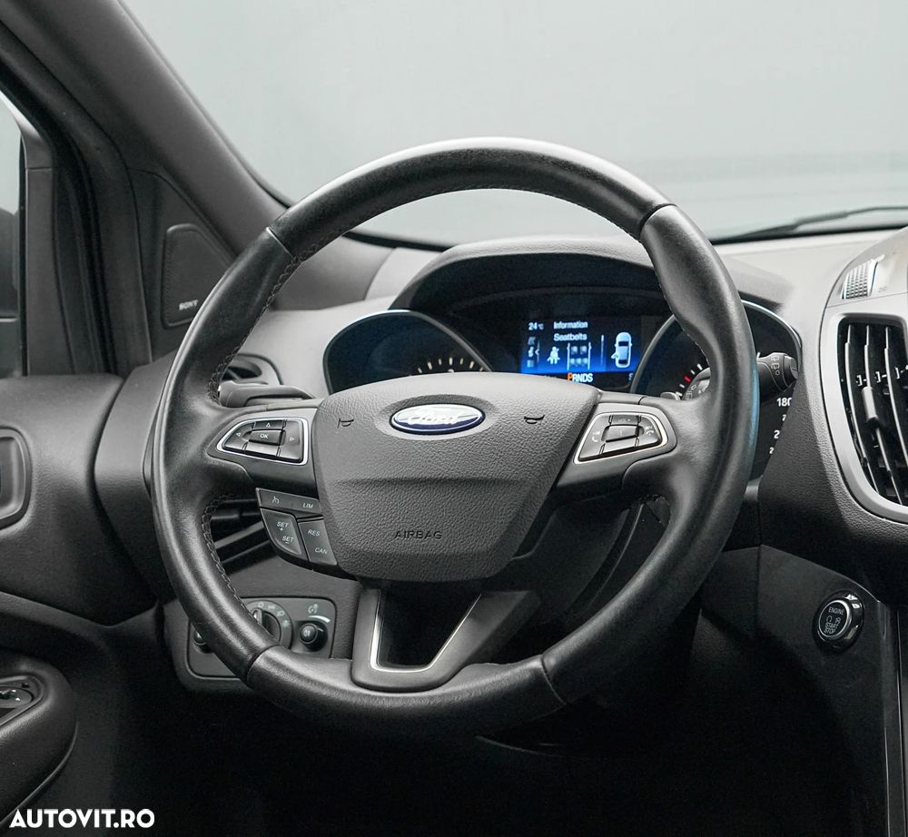 Ford Kuga 2.0 TDCi 4WD Powershift ST-Line - 17