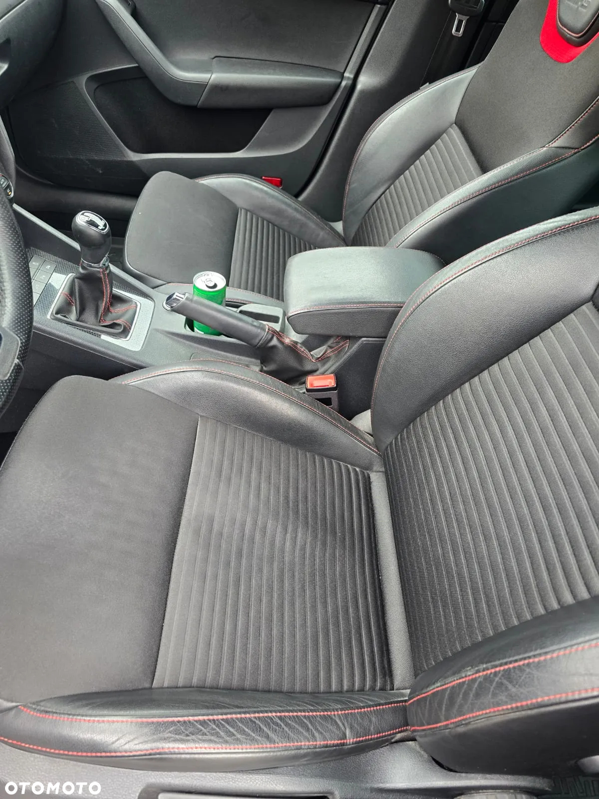 Skoda Octavia Combi 2.0 TDI RS - 26