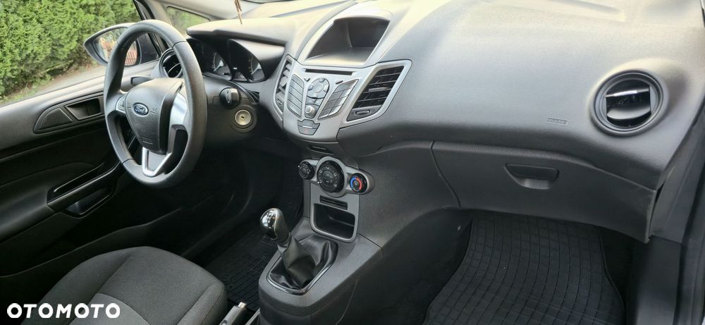 Ford Fiesta - 23