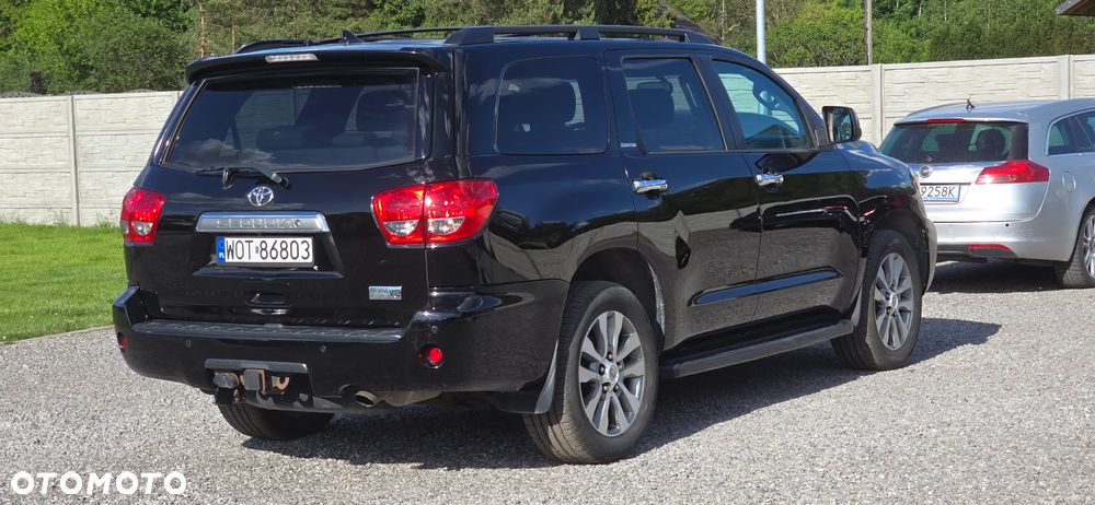 Toyota Sequoia - 2