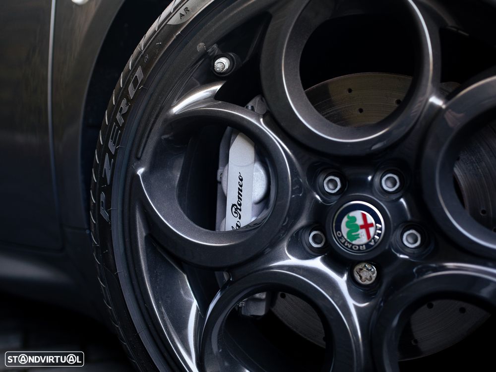 Alfa Romeo 4C 1750 TBi - 17
