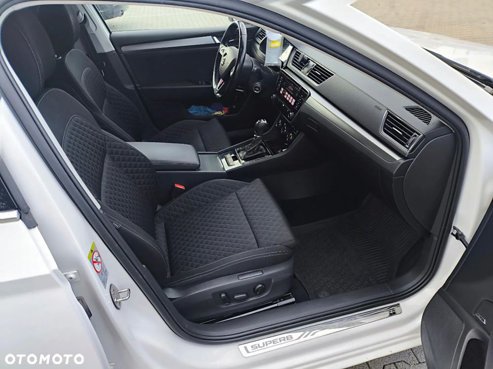 Skoda Superb 2.0 TDI 4x4 Style DSG - 3