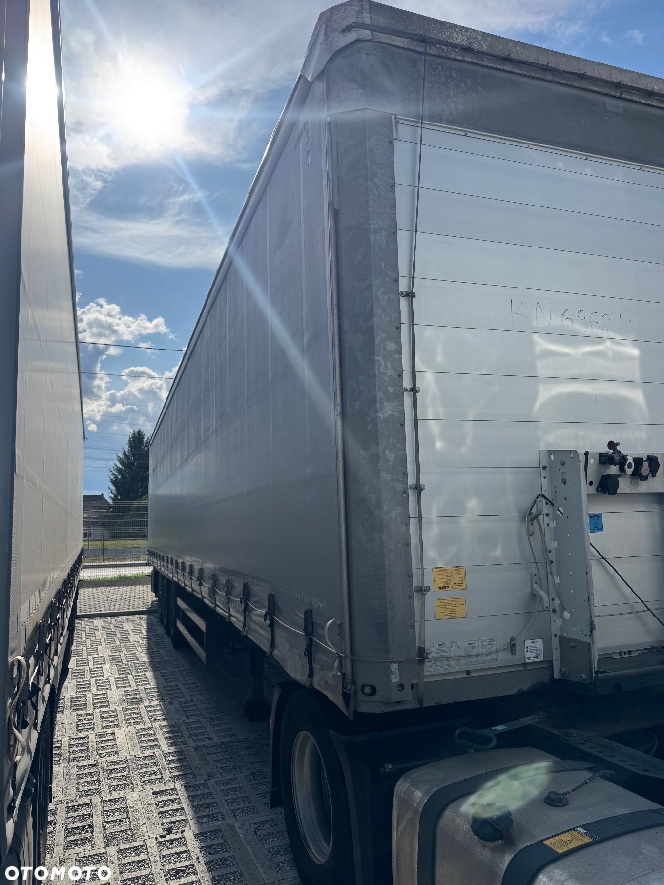 Schmitz Cargobull STANDART OŚ podnoszona sprawna opony 100%  alu deski - 1