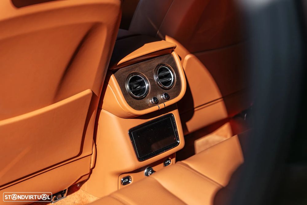 Bentley Bentayga Hybrid Azure - 30