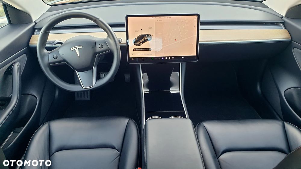 Tesla Model 3 - 12