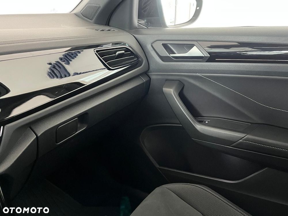 Volkswagen T-Roc - 22