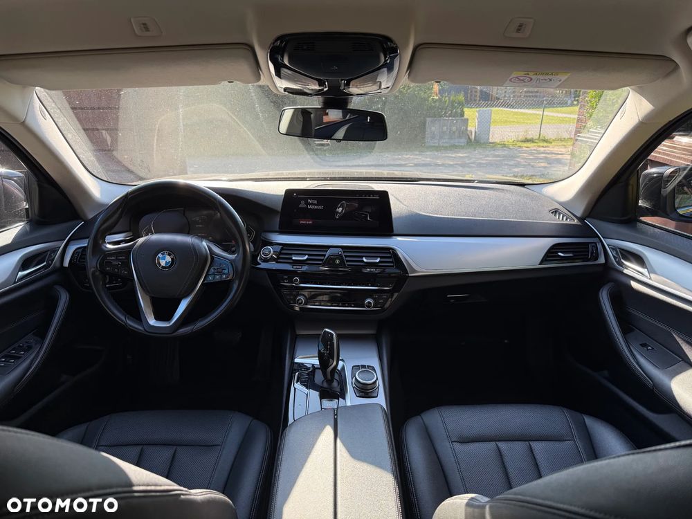 BMW Seria 5 518d - 22