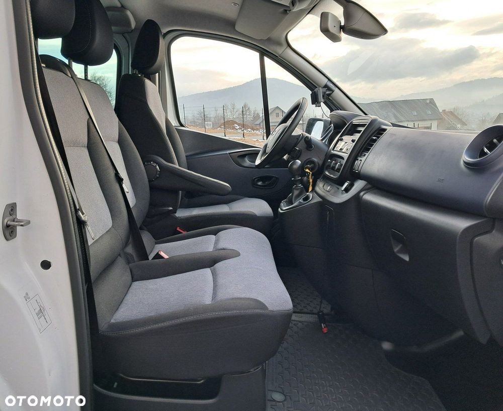 Opel Vivaro - 10