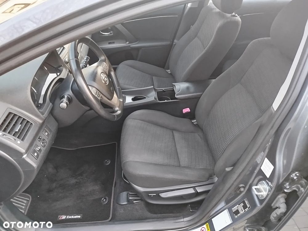 Toyota Avensis 1.8 Comfort - 10