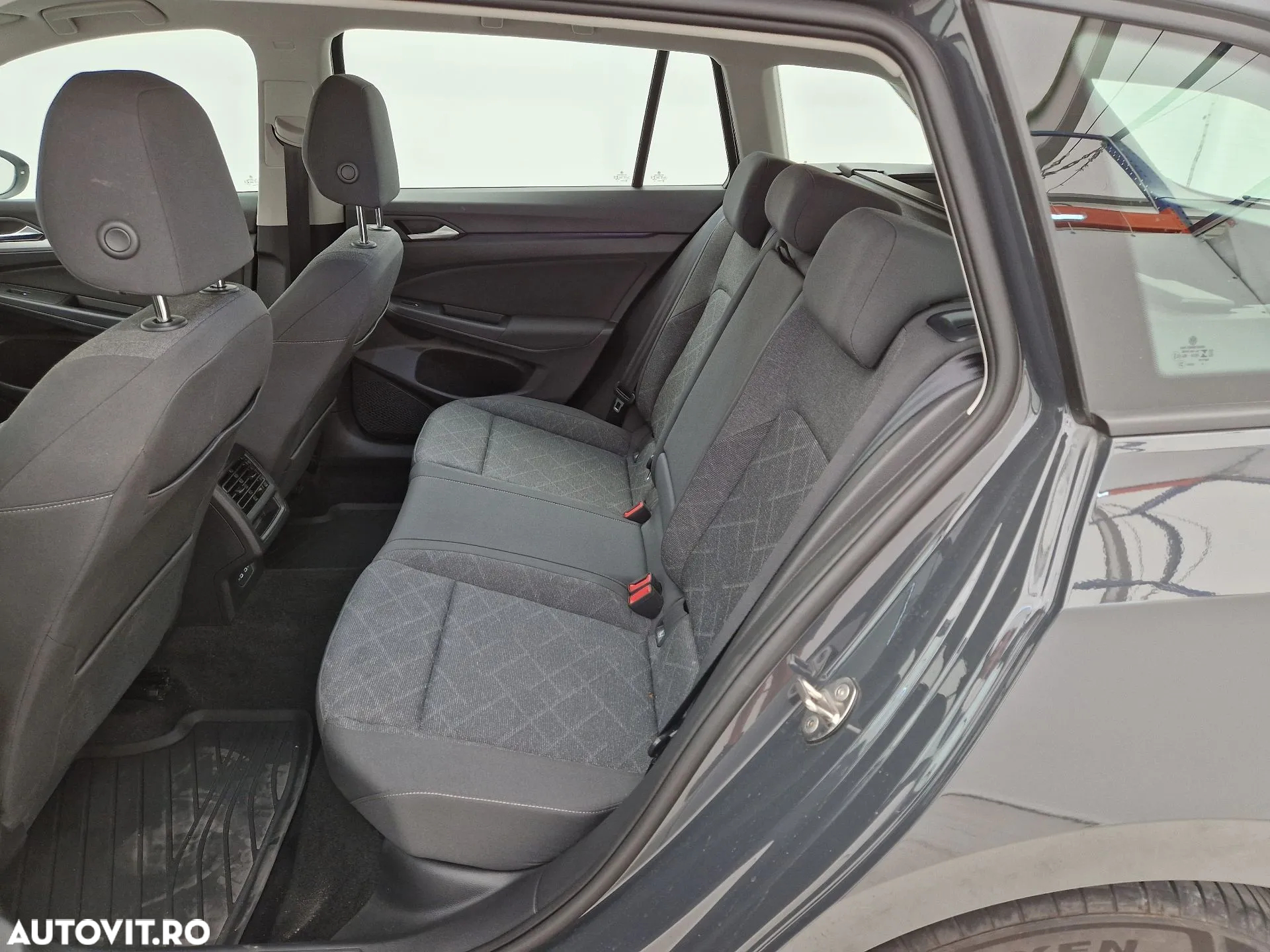 Volkswagen Golf - 8