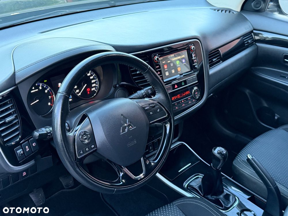 Mitsubishi Outlander 2.0 2WD Diamant - 15