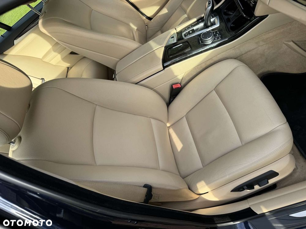 BMW Seria 5 528i xDrive - 11