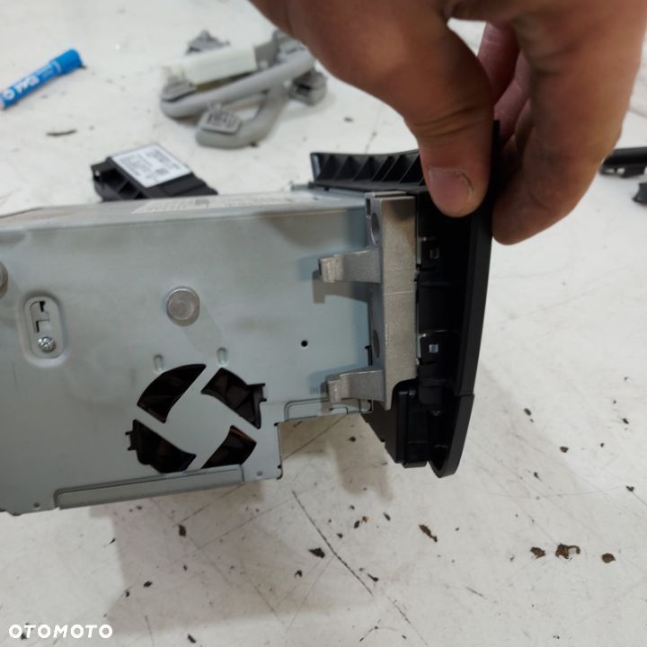 RADIO MERCEDES C W204 LIFT 2013R 2049001813 NAVI VIN - 2