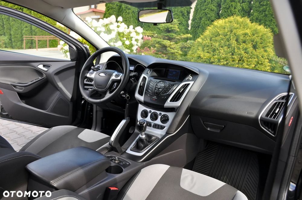 Ford Focus 1.6 EcoBoost Titanium - 24