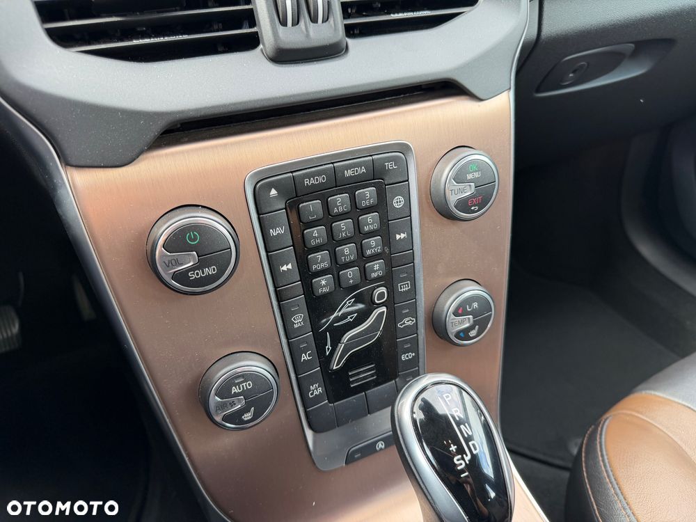 Volvo V40 Cross Country T3 Drive-E Momentum - 16