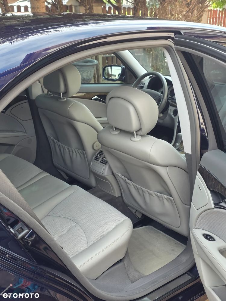 Mercedes-Benz Klasa E 350 4Matic Automatik Avantgarde - 35