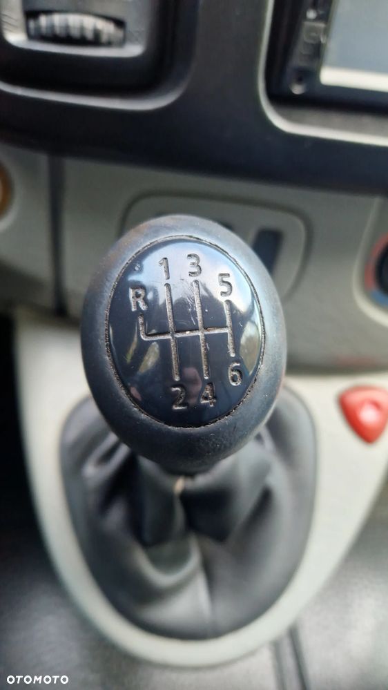 Renault Trafic Passenger Expression - 10