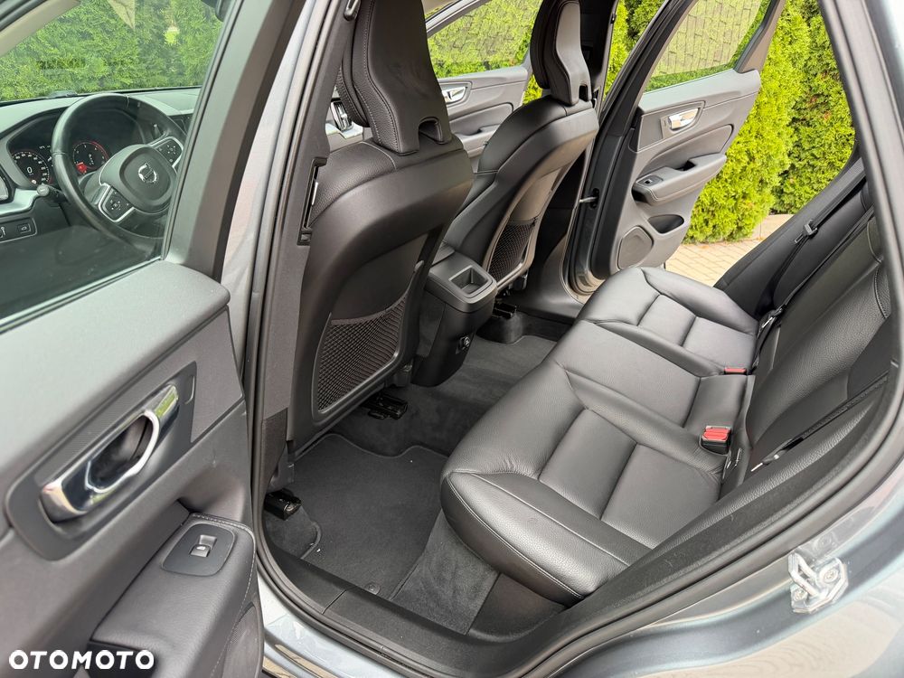 Volvo XC 60 D4 Momentum - 30