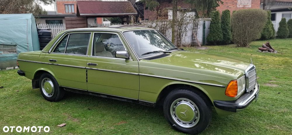 Mercedes-Benz 280 - 25