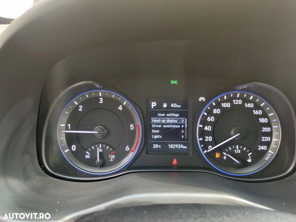 Hyundai KONA - 16