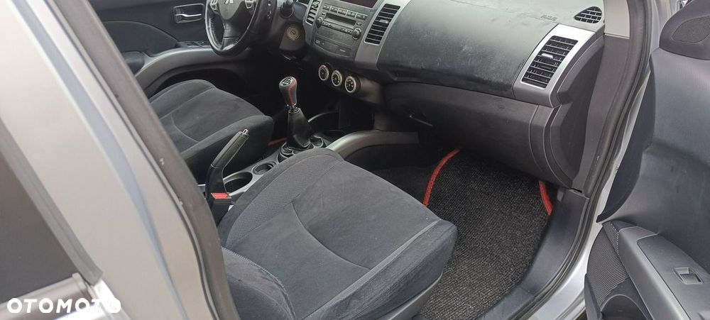 Mitsubishi Outlander 2.4 Instyle EU5 - 21