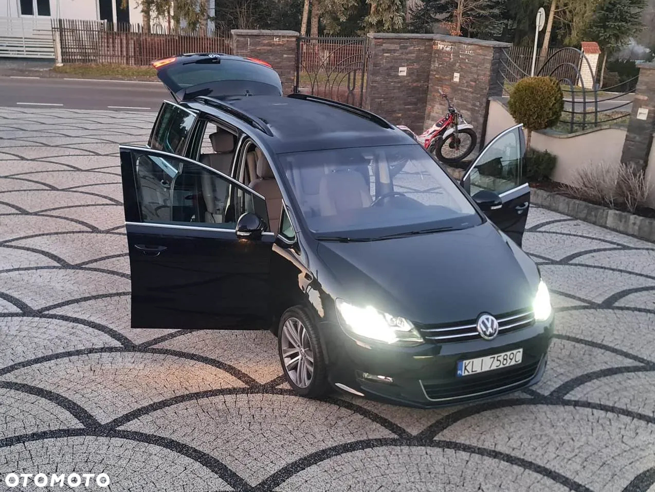 Volkswagen Sharan 2.0 TDI (BlueMotion Technology) Highline - 22