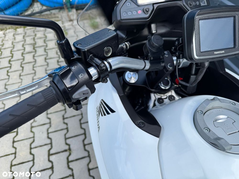 Honda VFR - 12