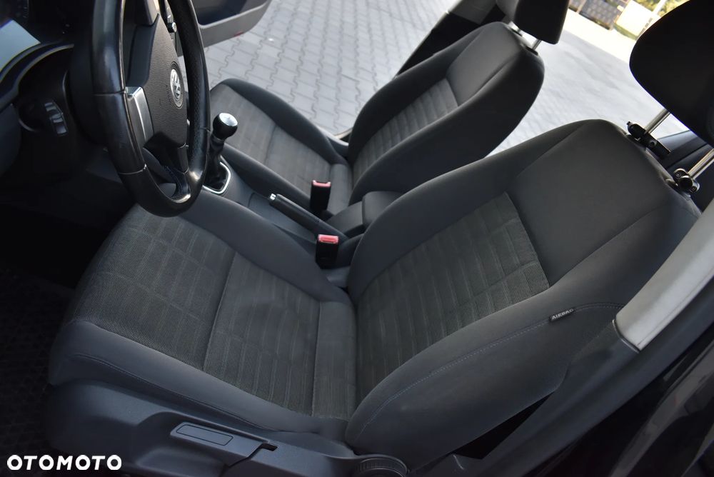 Volkswagen Golf - 11