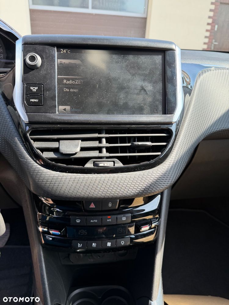 Peugeot 2008 1.6 VTi Allure - 17