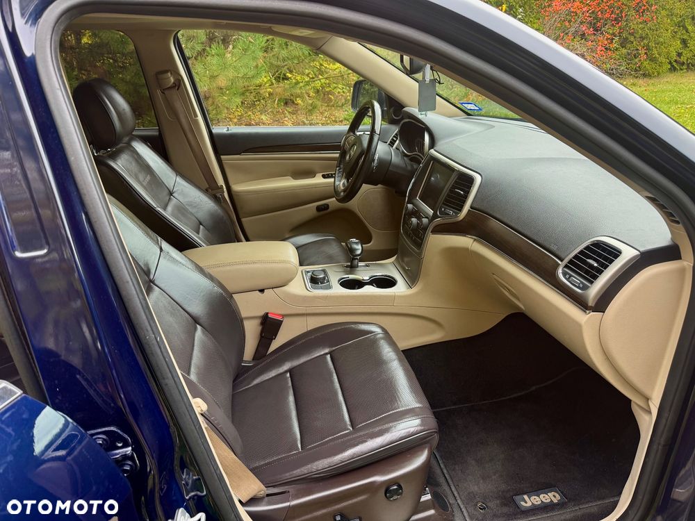 Jeep Grand Cherokee - 30