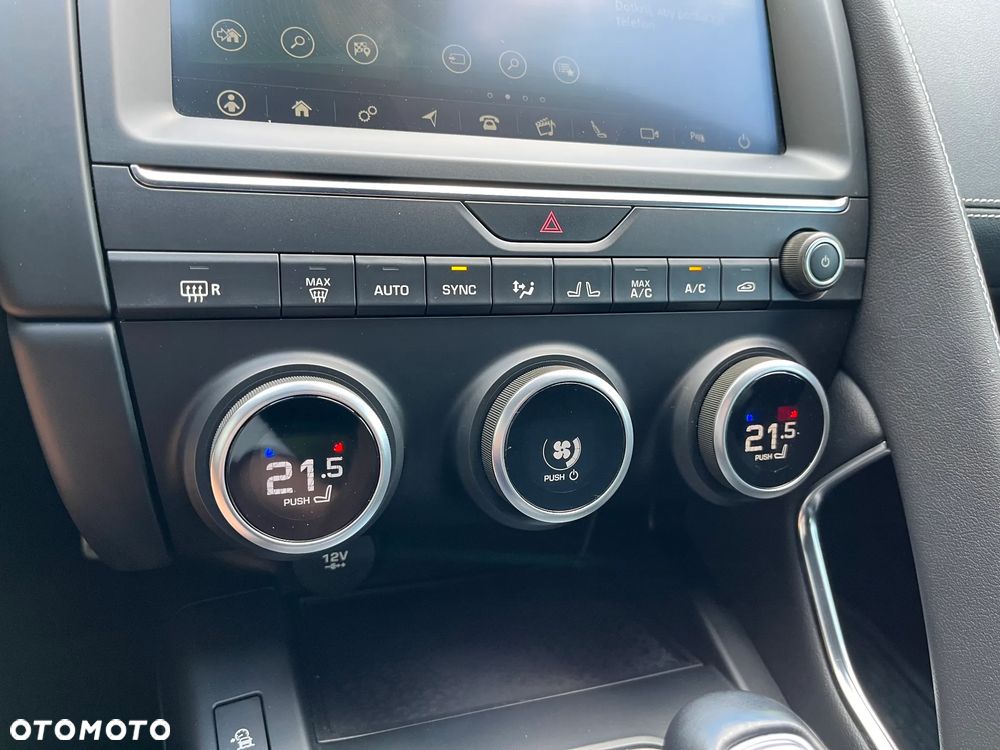 Jaguar E-Pace 2.0 i4D AWD R-Dynamic - 12