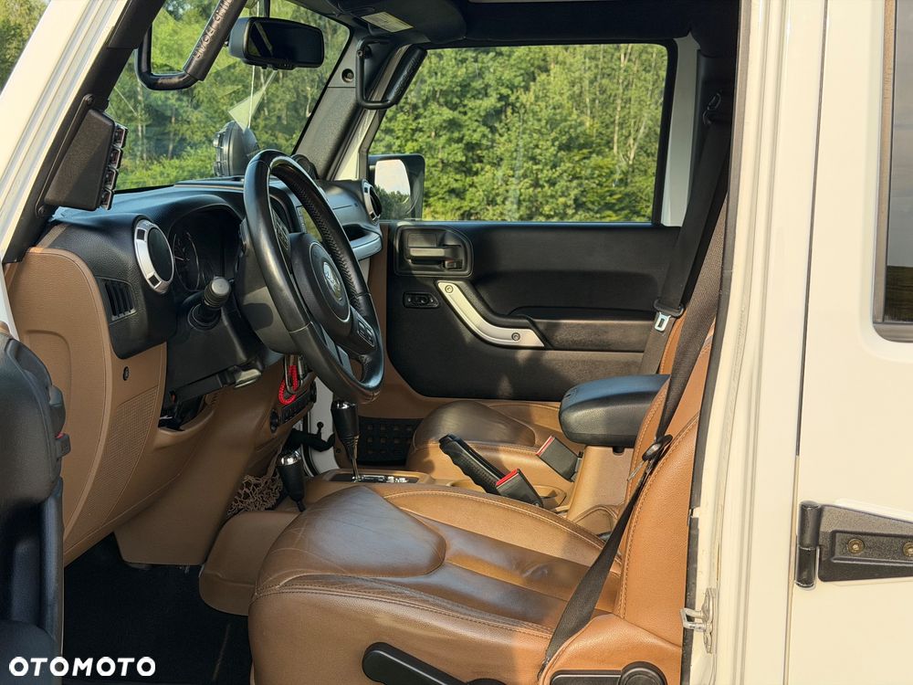 Jeep Wrangler 3.6 Unlim Sahara - 27