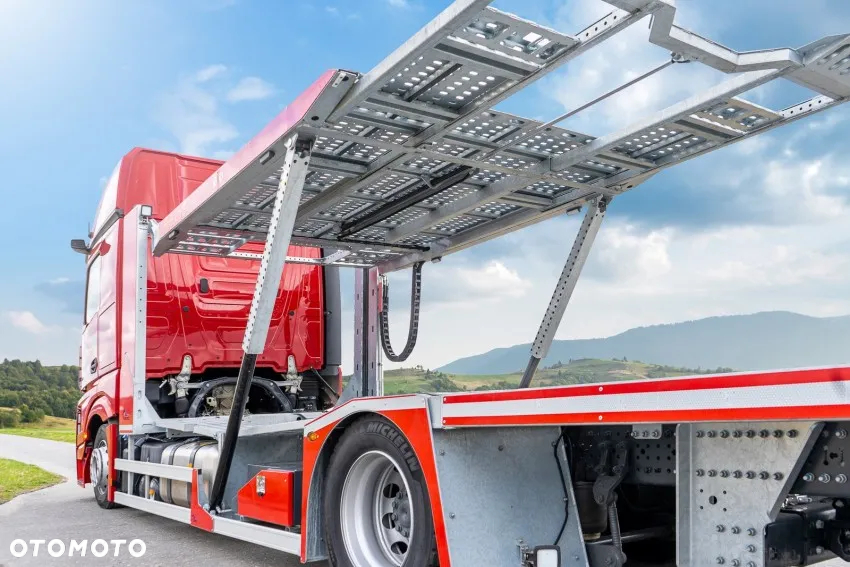 Mercedes-Benz Actros - 10