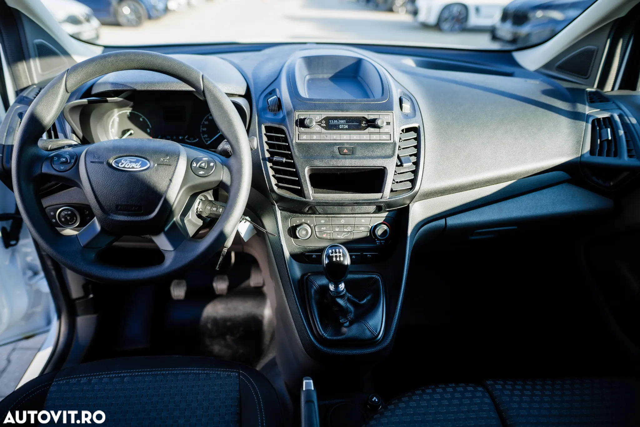 Ford Transit Connect - 13