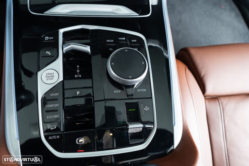 BMW X7 40 d xDrive Pack M Desportivo - 40