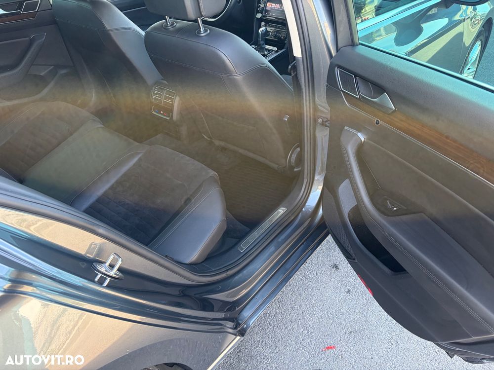 Volkswagen Passat 2.0 TDI DSG 4Motion Highline - 17