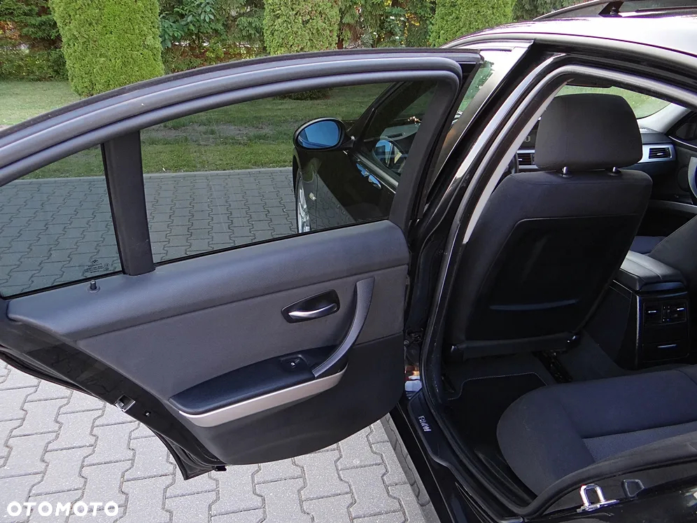 BMW Seria 3 320d - 35