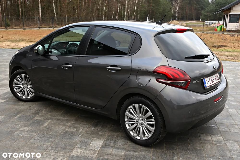 Peugeot 208 1.2 PureTech Style - 18