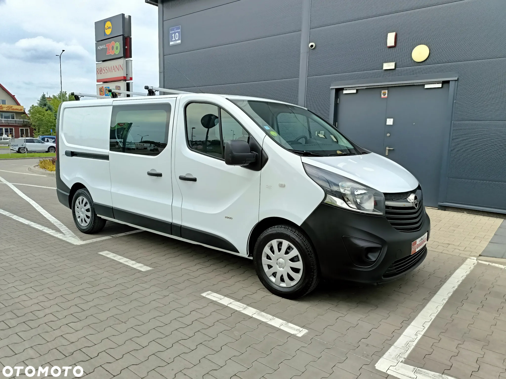 Opel VIVARO 5-cio OSOBOWY LONG - 14