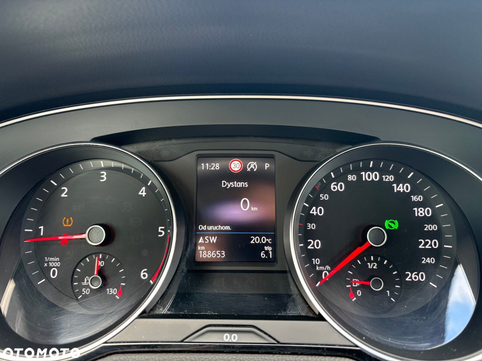 Volkswagen Passat - 21