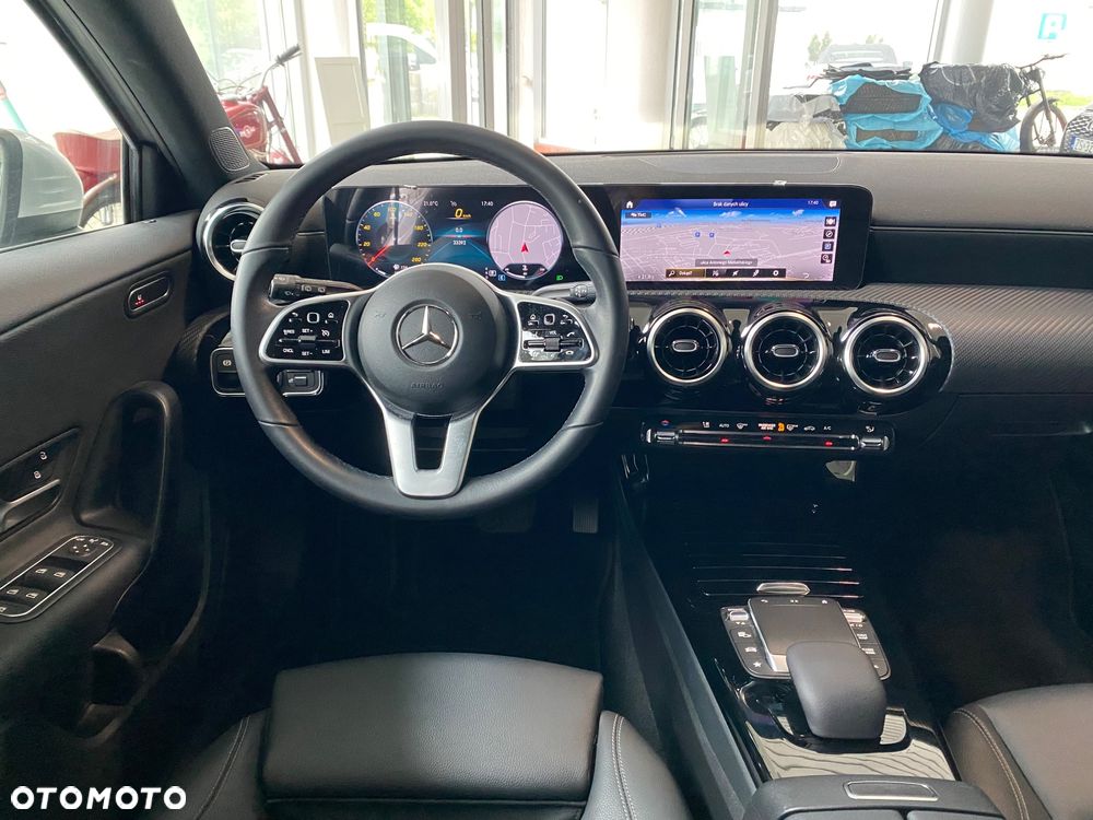 Mercedes-Benz Klasa A 180 Progressive 7G-DCT - 23