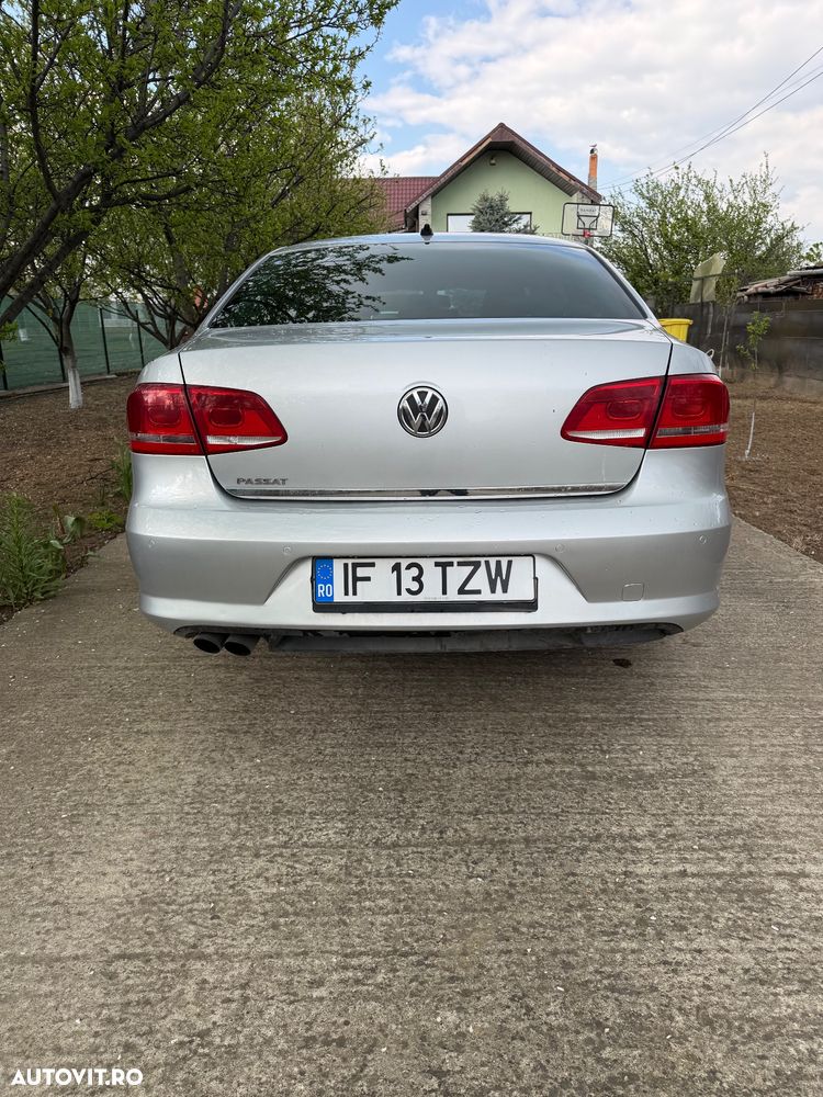 Volkswagen Passat 2.0 TDI Blue TDI DSG Highline - 4
