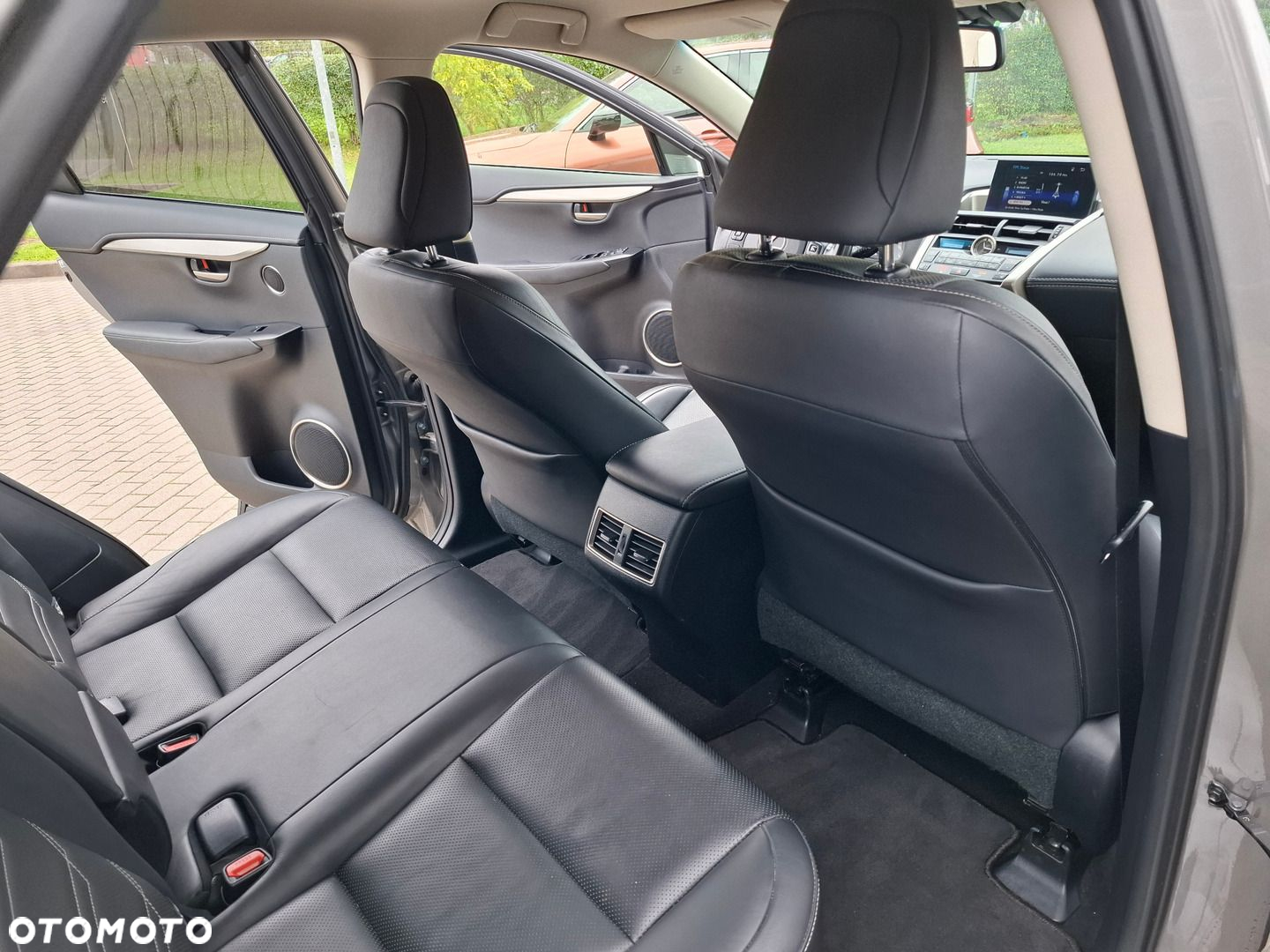 Lexus NX 300h Comfort AWD - 23
