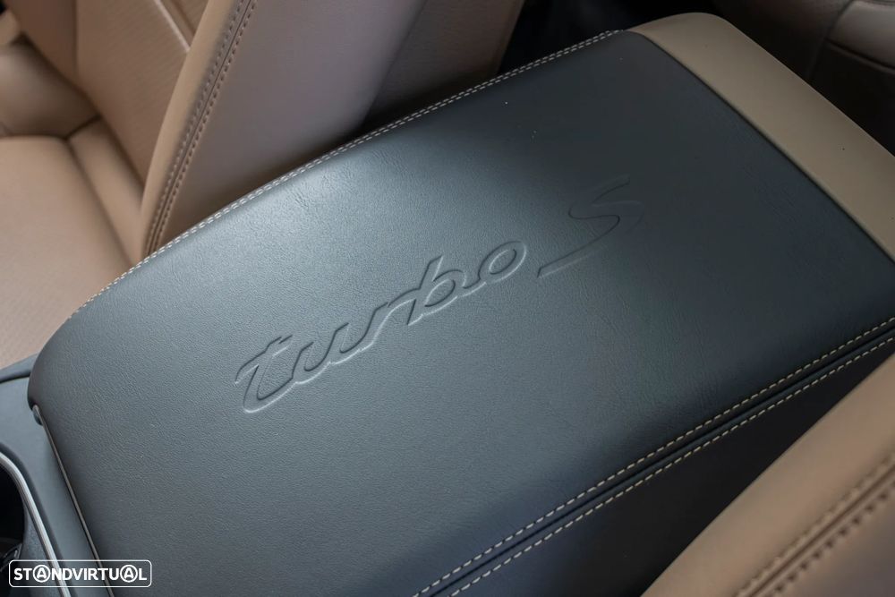 Porsche Cayenne Turbo S E-Hybrid — fotografia 42